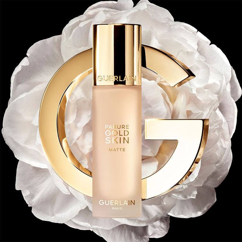 parure gold skin matte ⋅ fondotinta high perfection no-transfer - cura e indossamento 24 ore ⋅ guerlain